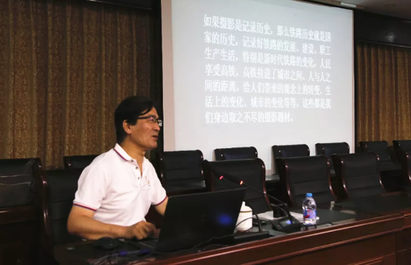 到人民中去！藝術家下基層受熱捧