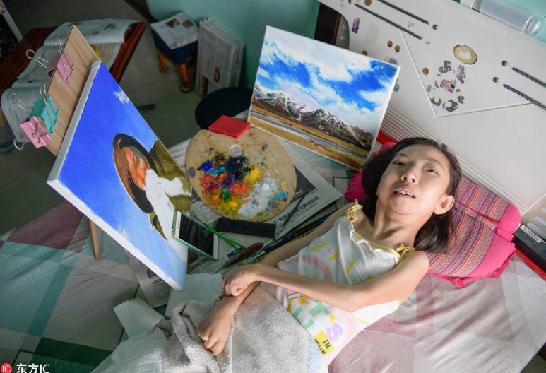 勵志！她全身癱瘓堅持作畫30年 油畫作品走紅網絡受熱捧