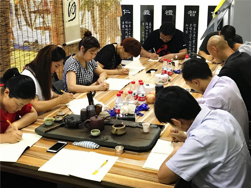 “品茗抄經(jīng)、暑你最靜”龘賢居8月月度活動圓滿閉幕