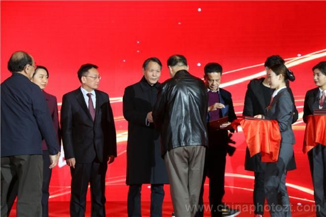 全國“2018最美奮斗者”揭曉，汝瓷大師李廷懷上榜