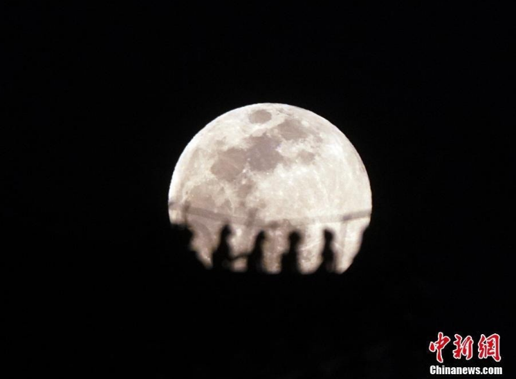 快來看！元宵夜喜提今年最大最圓月