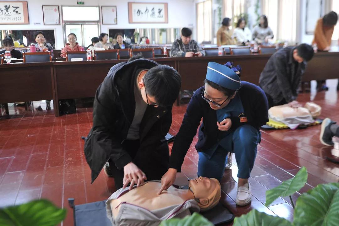 36位新人集體領證！我們是鄭州急救志愿者