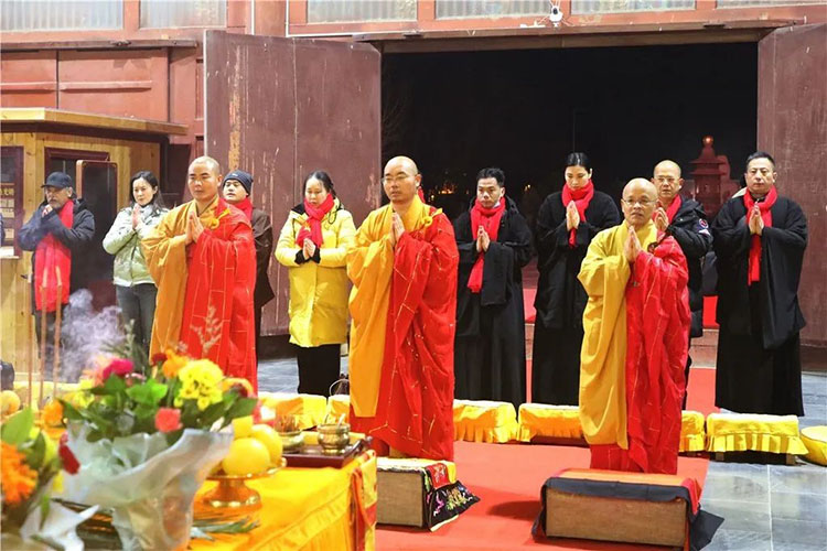 弘法寺隆重舉行恭送本煥長(zhǎng)老舍利赴甘肅酒泉敦煌市雷音寺永久供奉法會(huì)