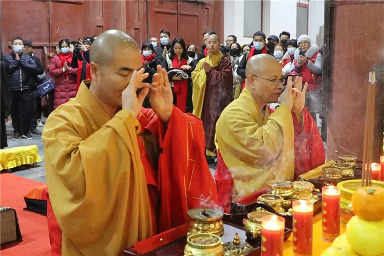 弘法寺隆重舉行恭送本煥長(zhǎng)老舍利赴甘肅酒泉敦煌市雷音寺永久供奉法會(huì)
