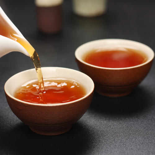 “瘋狂的茶市”，誰在背后炒作？