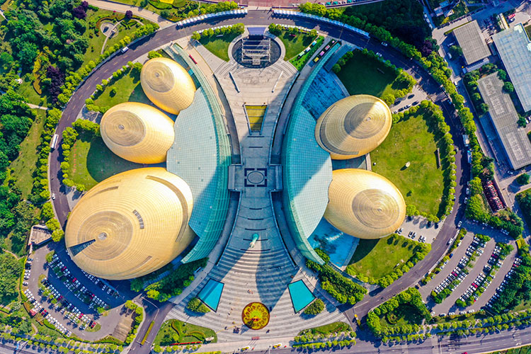 鄭州現(xiàn)5個(gè)外形科技感滿(mǎn)滿(mǎn)的“大金蛋”