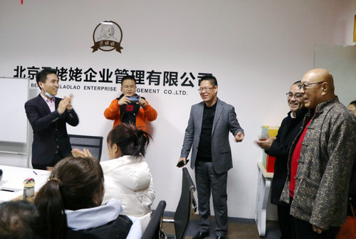 “劉大剛 張業軍”一行走進尕姥姥驢奶生活館參觀交流