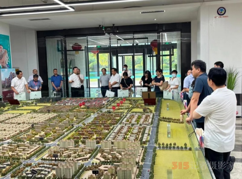 河南紡織服裝產業學院理事會成員企業走進密蘭小鎮