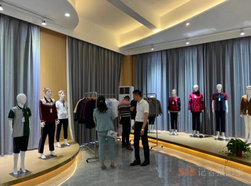 河南紡織服裝產業學院理事會成員企業走進密蘭小鎮