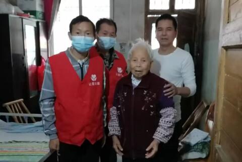 國慶長假好人范圣高帶領(lǐng)南昌讓愛回家志愿者在行動