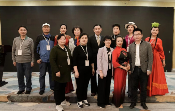 全國(guó)紅動(dòng)鄉(xiāng)村組委會(huì)《尋找一方特色》專委會(huì)啟動(dòng)儀式在京召開(kāi)