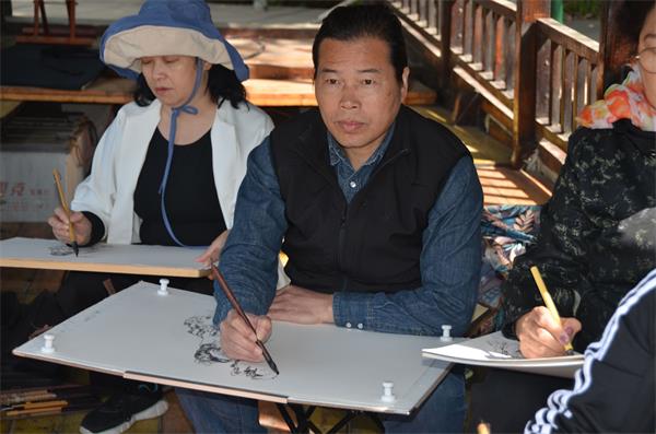 駐馬店冠一堂邀約國內各地書畫家嵖岈山寫生