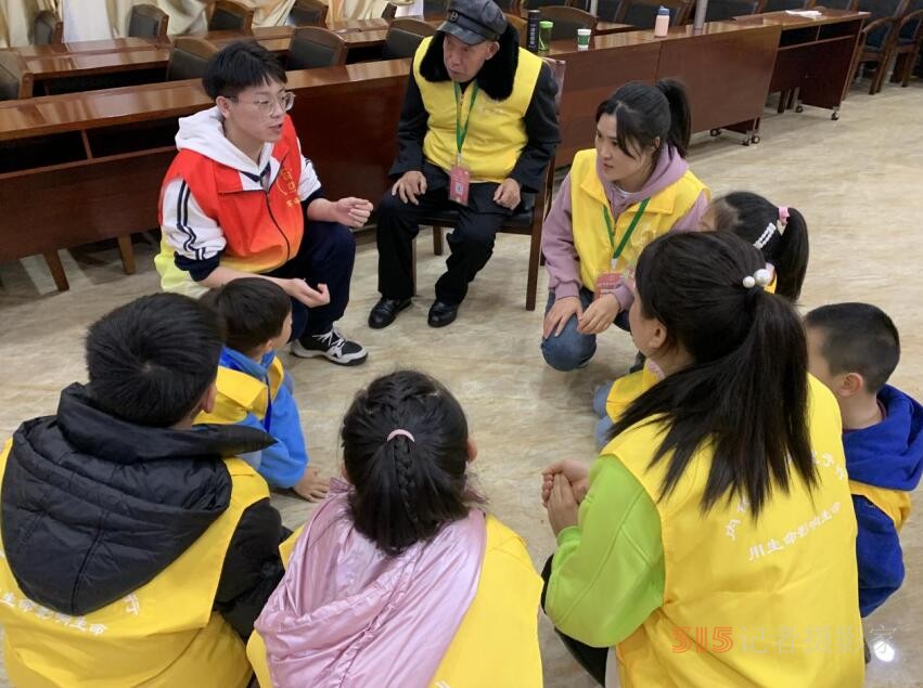 軍旅國學親子營第二界公益活動在遵義夢潤集團舉辦