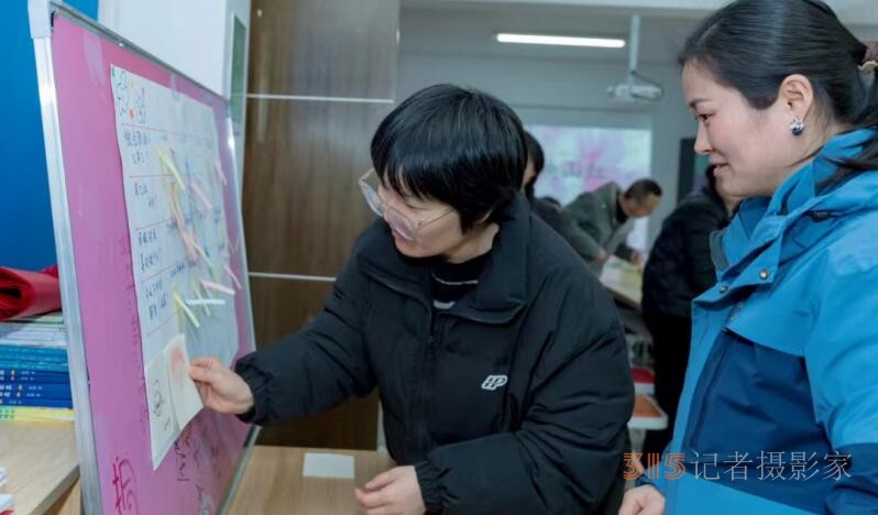 映山紅爛漫時，全職媽媽展新姿