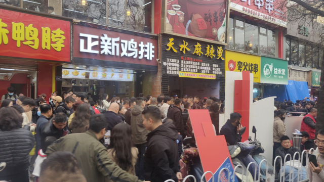 天水麻辣燙爆火之后：單日迎來7萬多省外游客，旅游旺季提前