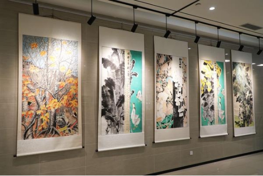 “墨潤鵲華”書畫藝術展在濟南開幕 搭建南北文化交流新平臺