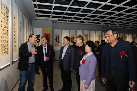 歲月如梭 墨韻春歌——袁春光書法作品匯報展在聊城拉開帷幕