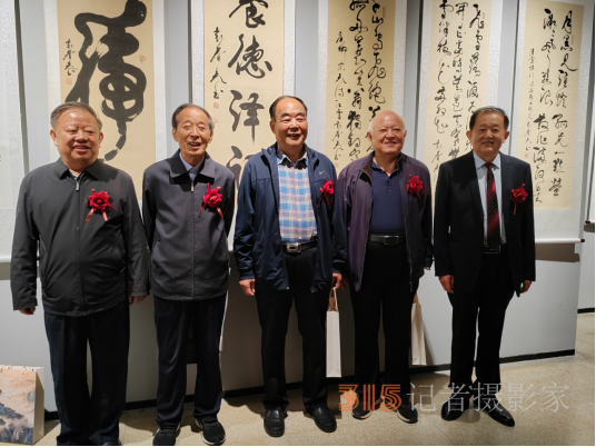 歲月如梭 墨韻春歌——袁春光書法作品匯報展在聊城拉開帷幕