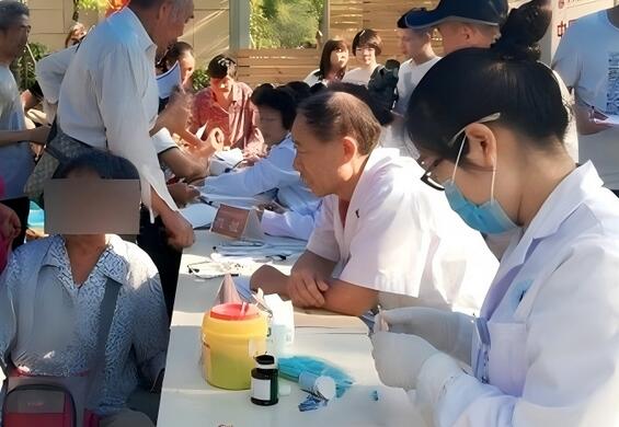 五一惠民會診進行時+鄭州友好肝膽醫院守護群眾肝膽健康成效顯著