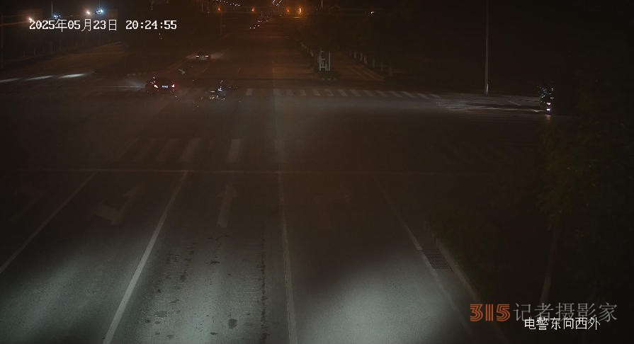 河北大廠：一奔馳車紅綠燈超速致兩名高中生殞命