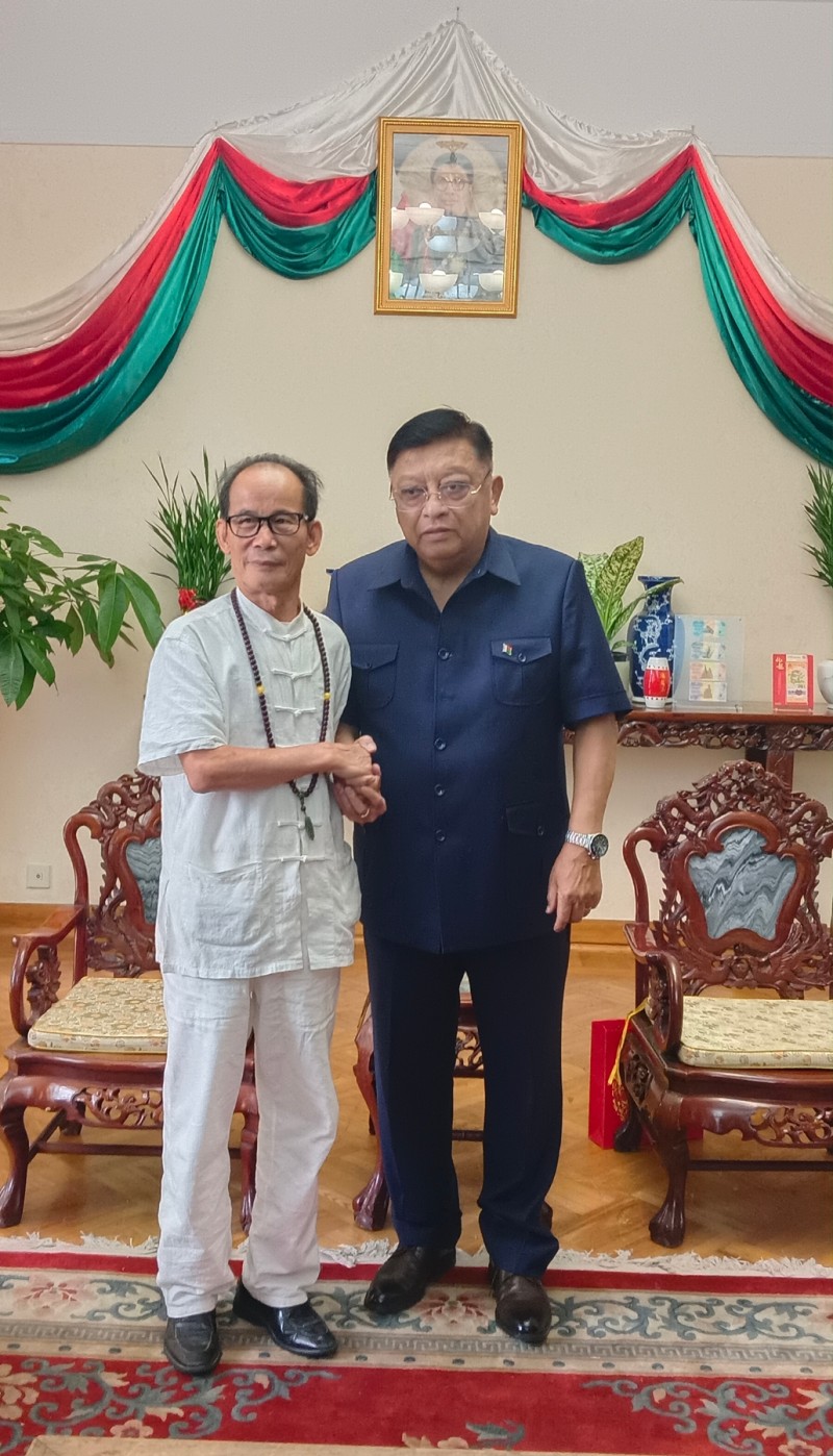 何波院長受邀出席馬達(dá)加斯加大使館中醫(yī)文化交流活動