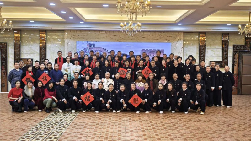 荊門(mén)市太極拳協(xié)會(huì)陳拳專(zhuān)委會(huì)年度總結(jié)暨迎春聯(lián)歡會(huì)圓滿(mǎn)舉行