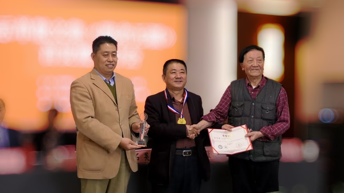 張富英榮獲第11屆人人文學獎最佳編輯獎，2022年度網絡文學獎頒