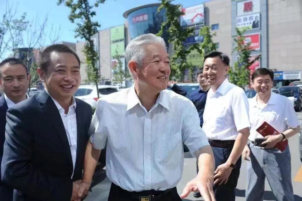 裴懷亮上將會見中國軍地書畫院代表 鼓勵當(dāng)好踐行文化自信旗手