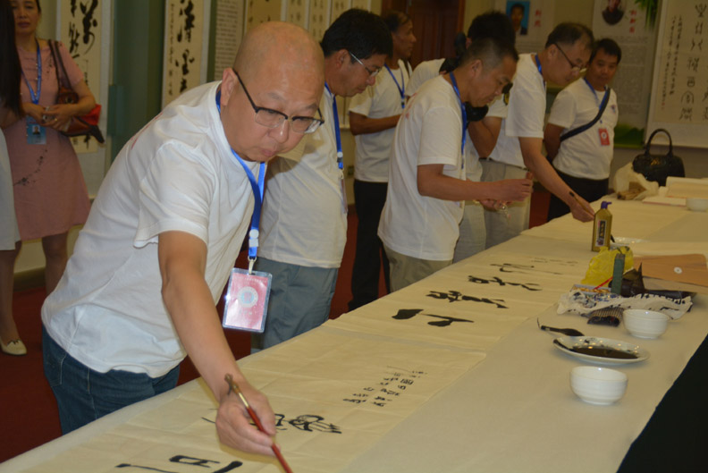中華靳氏首屆書畫藝術研討會作品展召開