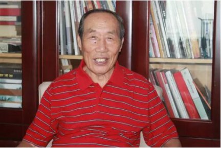著名畫家師鴻奉獻余熱為國家培養藝術人才受稱頌