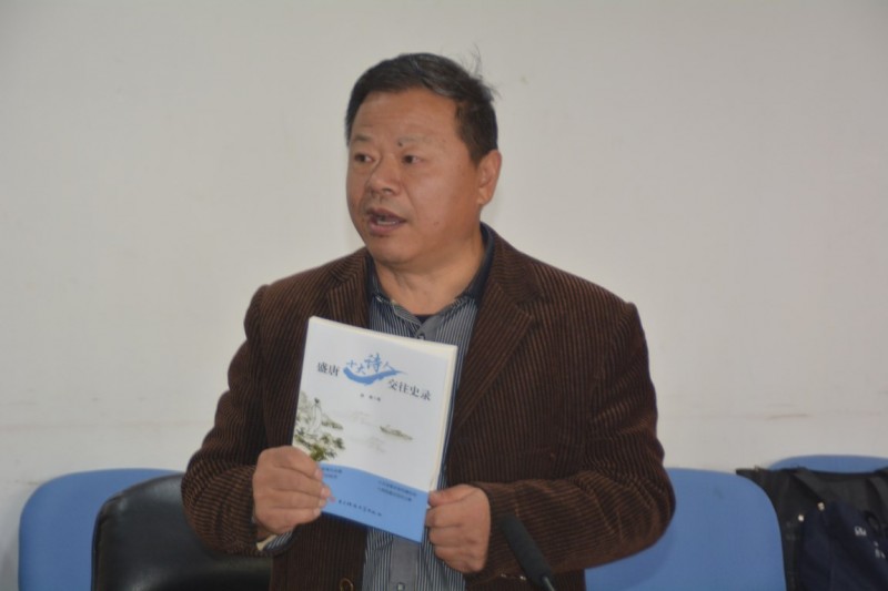 郭謙向中國現代文學館捐贈圖書、書畫作品儀式