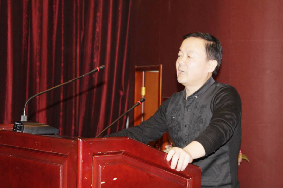 昂首挺胸100年新聞發布會在華人健康俱樂部隆重舉行