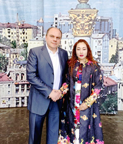 鄒紅平訪烏：受到烏克蘭首任總統親切接見