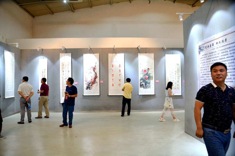 中華靳氏第二屆書(shū)畫(huà)藝術(shù)研討會(huì)書(shū)畫(huà)展在北京召開(kāi)