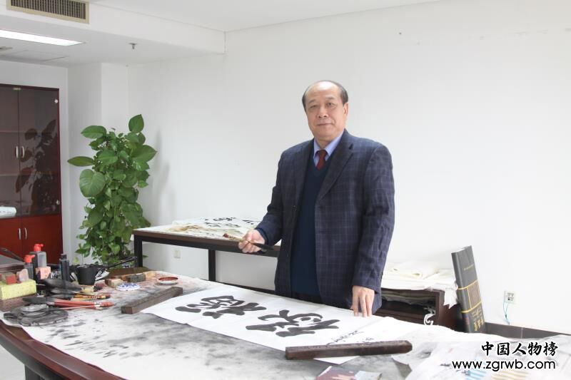 從戎不忘書風雅，春秋翰墨出華章 --記周春華書法藝術
