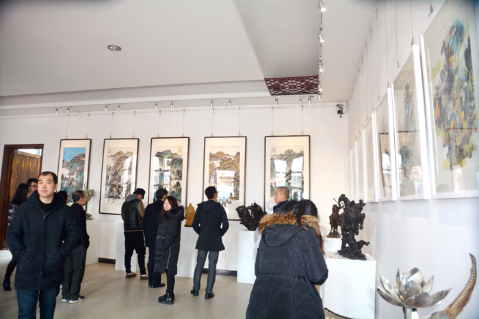 袁氏國(guó)藝新春年會(huì)暨于建剛曲勝利書(shū)畫(huà)聯(lián)展在宋莊舉行