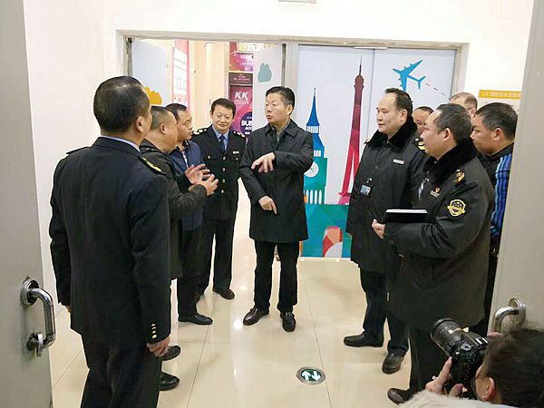 涪陵區領導到宴喜天地文化主題酒店檢查食品安全