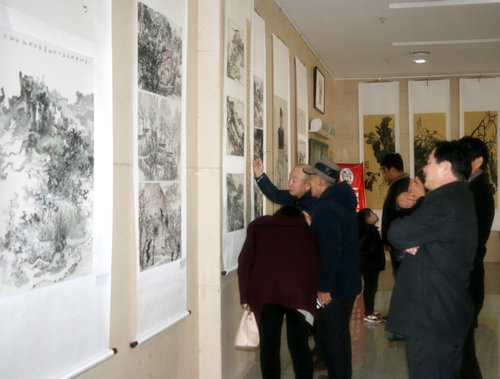 “洹上五家 墨韻春風(fēng)”戴五愛等五畫家聯(lián)展在安陽開幕