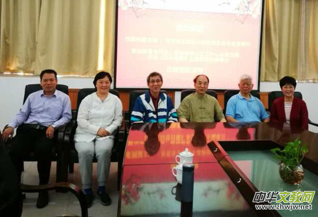 微型小說進(jìn)大學(xué)——凌鼎年在南昌大學(xué)做講座