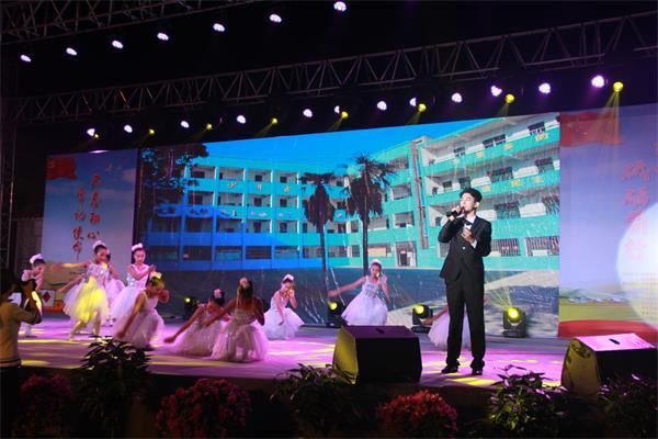 襄州區慶祝首屆“中國農民豐收節” 黃集鎮人民載歌載舞慶豐收