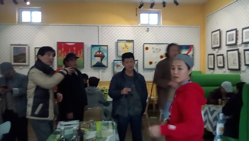 “向超現實主義敬禮”——方皎輝作品展北京舉行