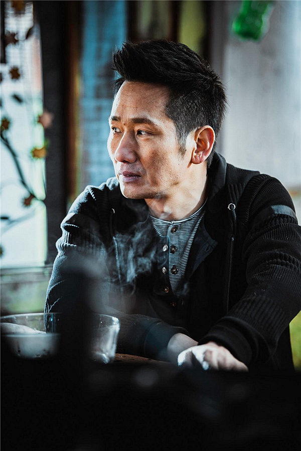 電影《站住！小偷》幕后花絮曝光 鄭云攜天津喜哥演繹地下“鬼吹燈”