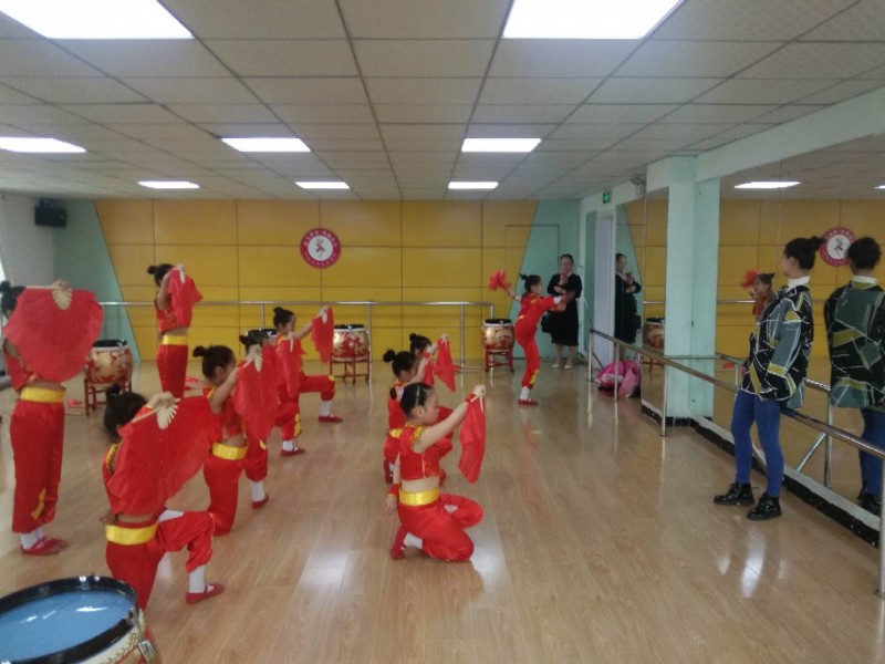 發展中的利亞文化藝術學校