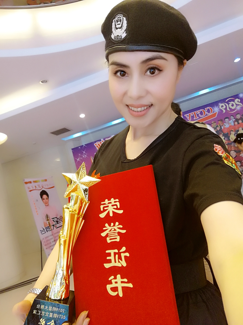“明星大舞臺，歌唱新時代，踐行中國夢”群星匯演亮相中央電視臺星光影視園