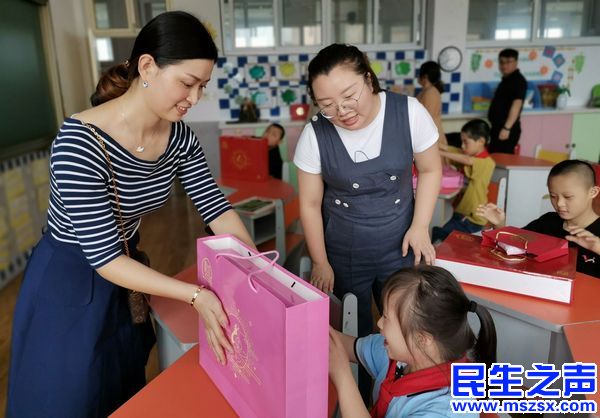 “圣錦緣”愛心人士給柯橋區育才學校“星孩”孩子送去關懷和溫暖