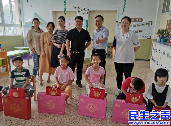 “圣錦緣”愛心人士給柯橋區育才學校“星孩”孩子送去關懷和溫暖