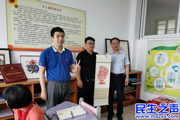 “圣錦緣”愛心人士給柯橋區育才學校“星孩”孩子送去關懷和溫暖