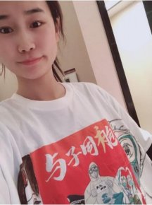 武漢志愿者發(fā)起“同袍計(jì)劃” 上千件手繪戰(zhàn)“疫”T恤送給援漢