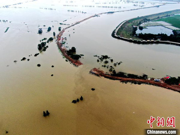 江西修河三角聯圩河堤潰口現場