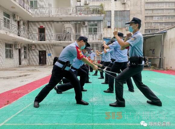 鄭州乘警五大隊：結合紀律作風教育整頓活動開展實戰化大練兵活動
